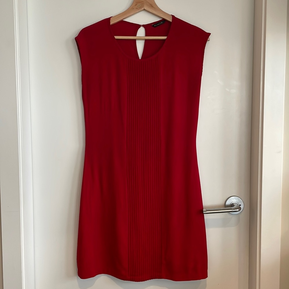 Elegant Red Sleeveless Dress